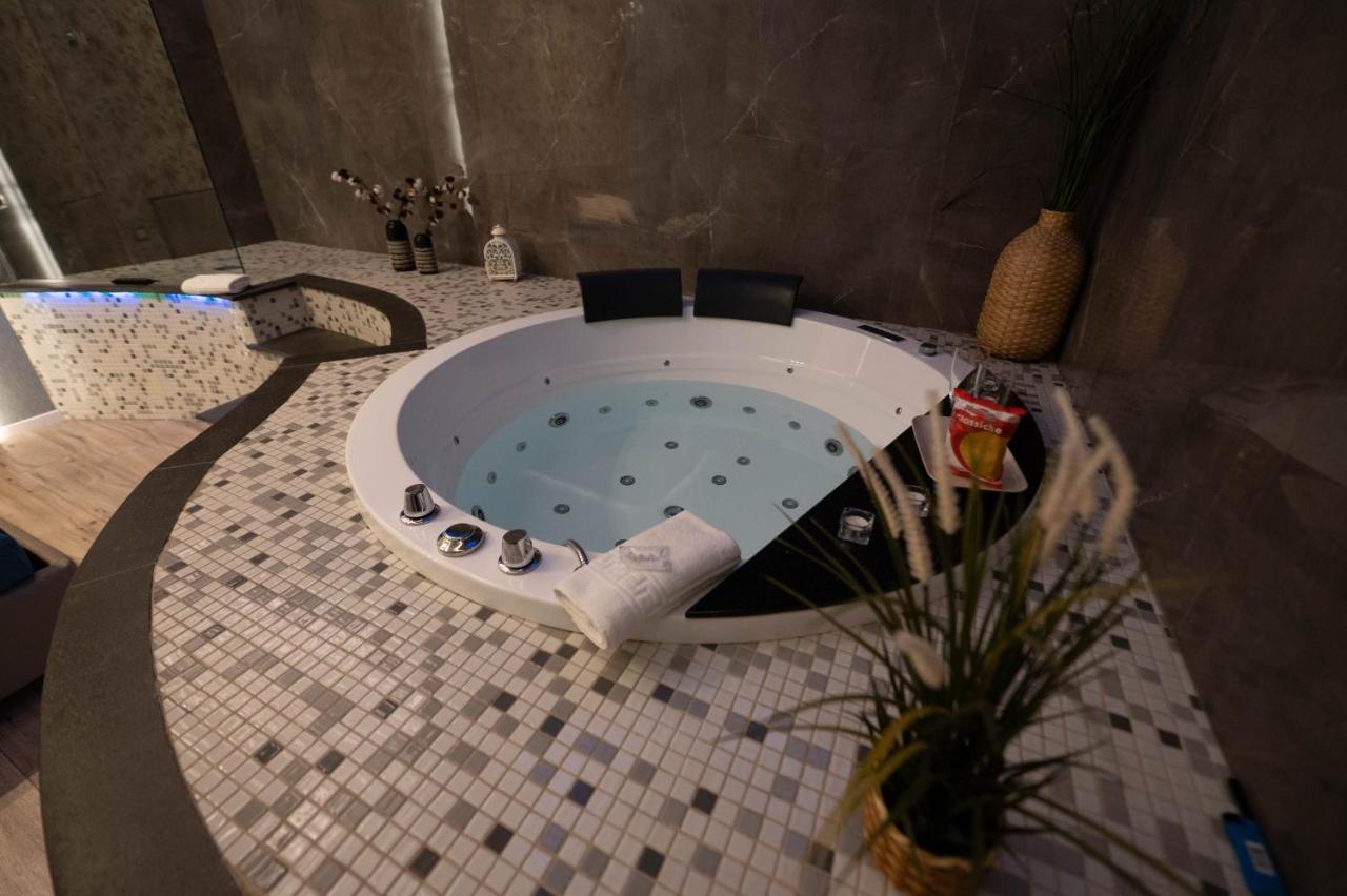 Th Luxury Suite Giardini Naxos Bagian luar foto