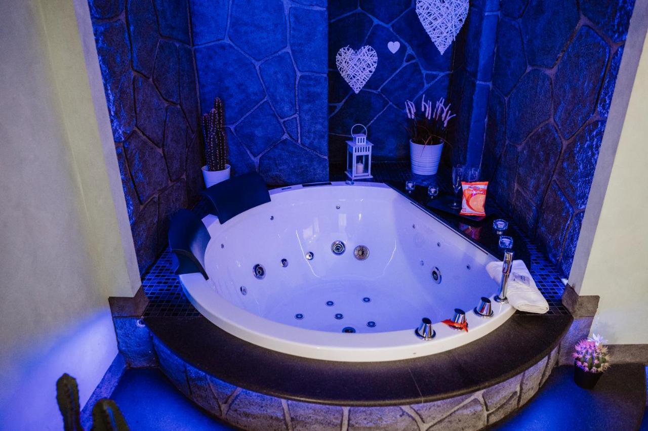 Th Luxury Suite Giardini Naxos Bagian luar foto